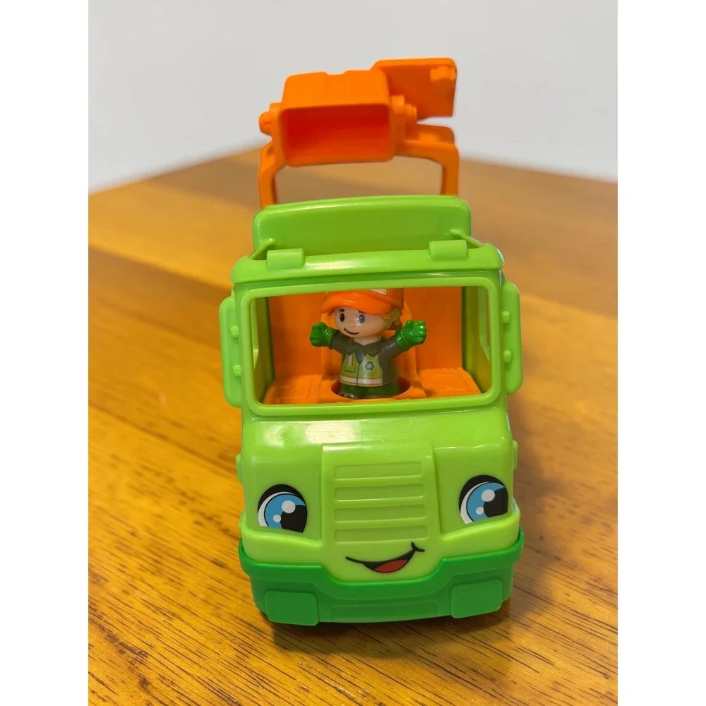Fisher-Price Little People Recycling Truck  Vehicle with Figure everything works